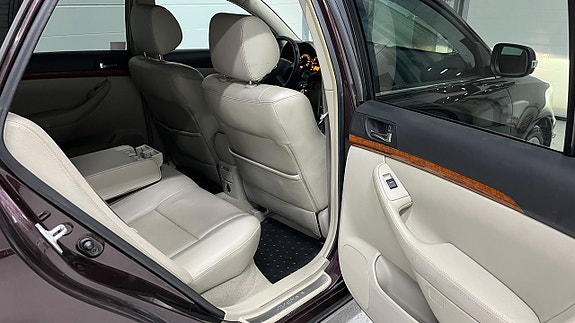 Toyota Avensis 19 of 26