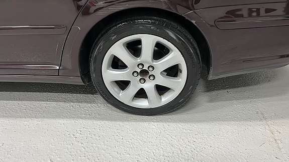 Toyota Avensis 24 of 26
