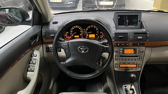 Toyota Avensis 14 of 26