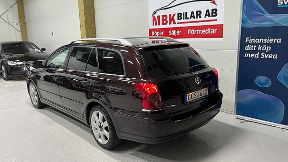 Toyota Avensis 10 of 26