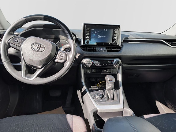 Toyota RAV4 8 of 10