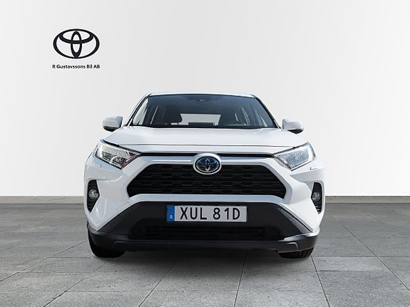 Toyota RAV4 5 of 10
