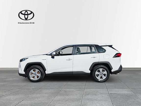 Toyota RAV4 3 of 10