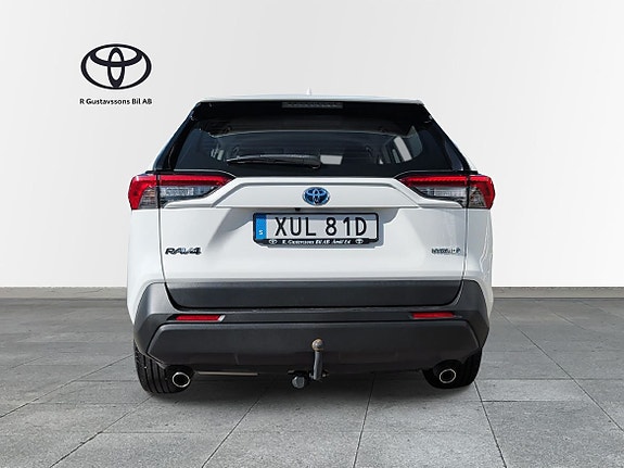 Toyota RAV4 4 of 10
