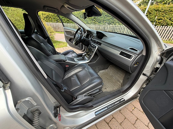 Volvo V70 9 of 12