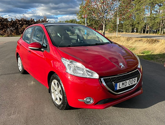 Peugeot 208 4 of 7