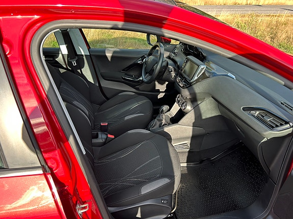Peugeot 208 6 of 7