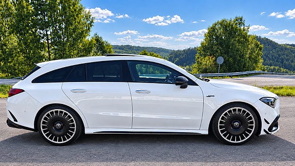 Mercedes-Benz CLA45 3 of 9