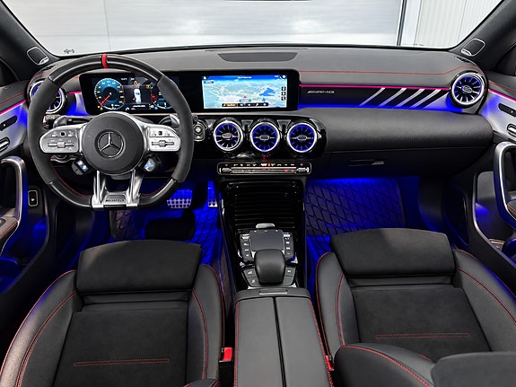 Mercedes-Benz CLA45 5 of 9