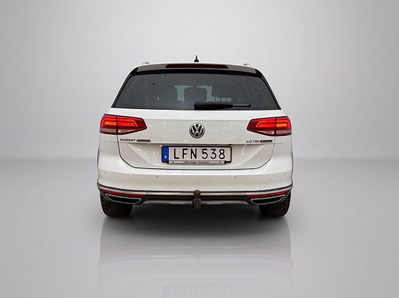 Volkswagen Passat Alltrack 4 of 5