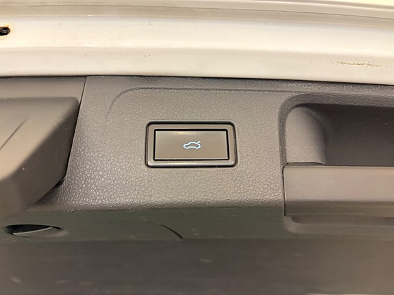 Volkswagen Passat Alltrack 14 of 15