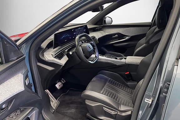 Peugeot e-5008 5 of 12