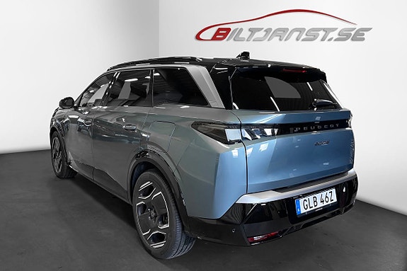 Peugeot e-5008 3 of 12