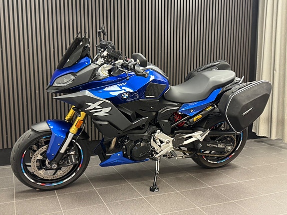 BMW F900XR 4 of 6