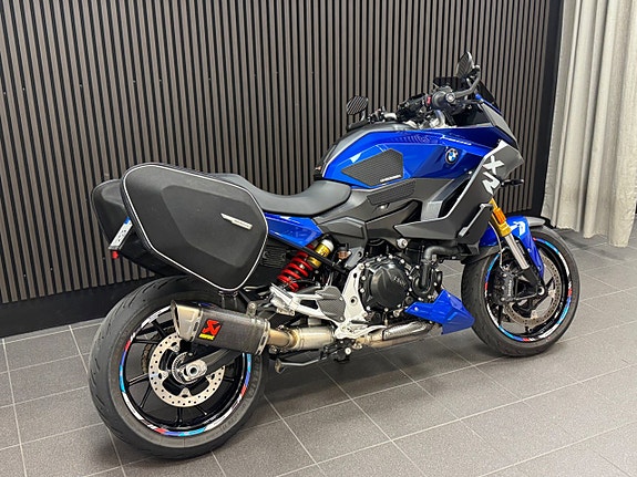 BMW F900XR 3 of 6