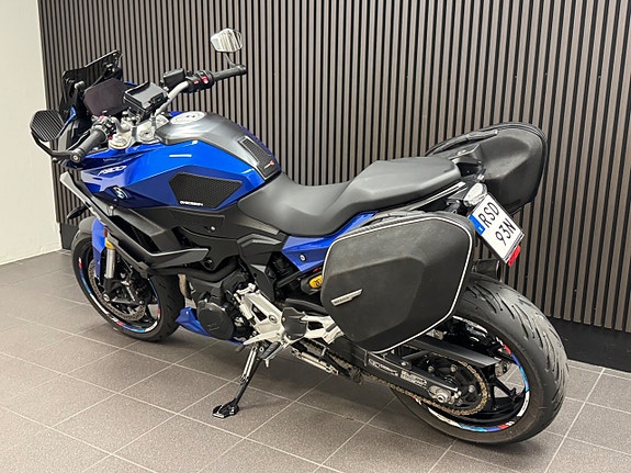 BMW F900XR 5 of 6
