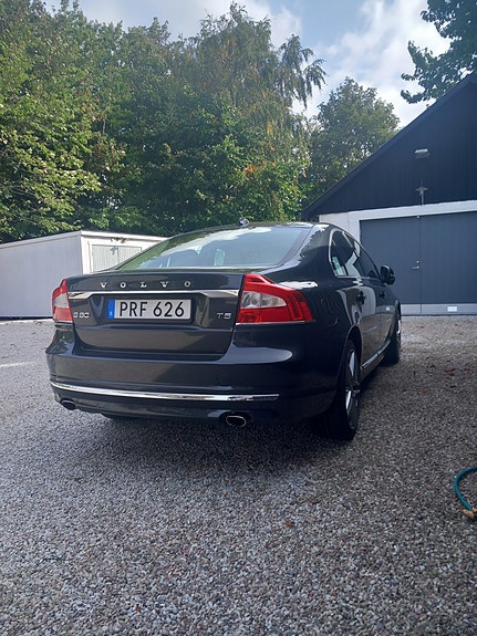 Volvo S80 7 of 14