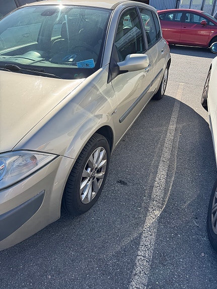 Renault Megane II 3 of 5
