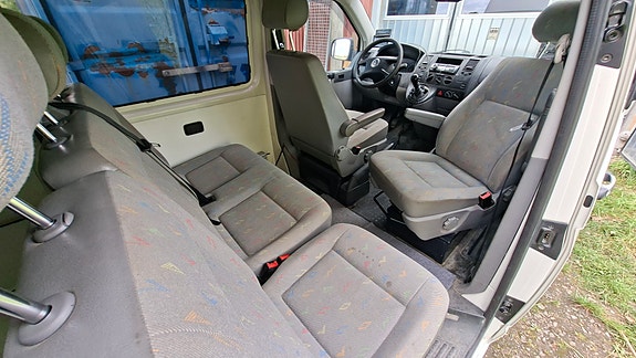 Volkswagen Caravelle 5 of 13