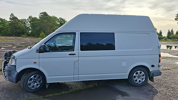 Volkswagen Caravelle 2 of 13