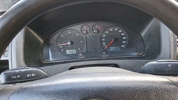Volkswagen Caravelle 10 of 13