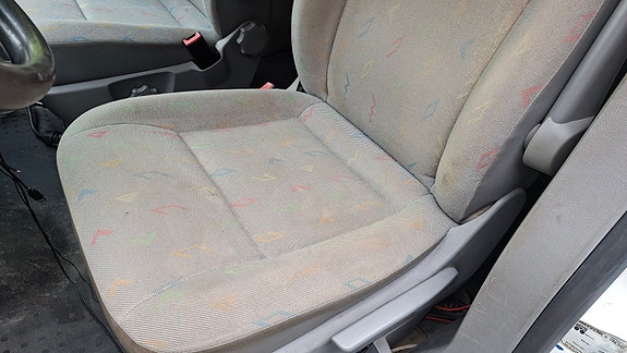 Volkswagen Caravelle 7 of 13
