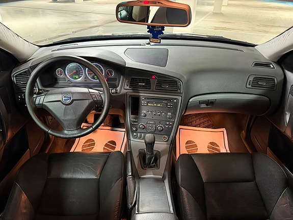 Volvo V70 10 of 12
