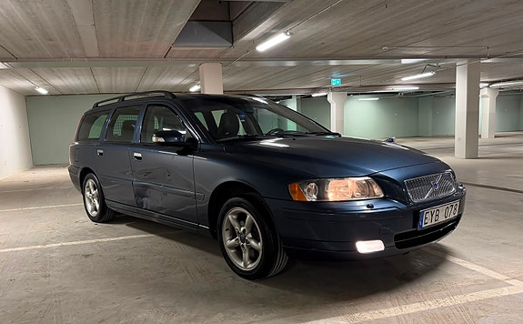 Volvo V70 7 of 12