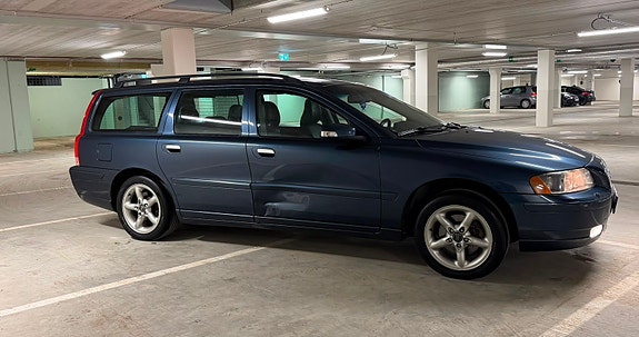 Volvo V70 6 of 12