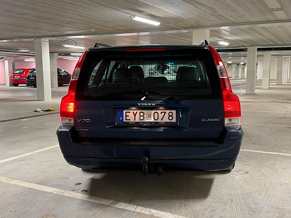 Volvo V70 3 of 12