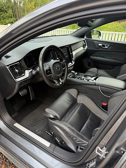 Volvo V60 7 of 9
