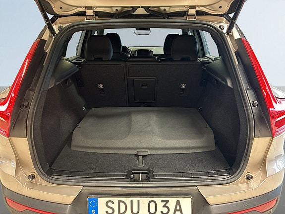 Volvo XC40 12 of 19