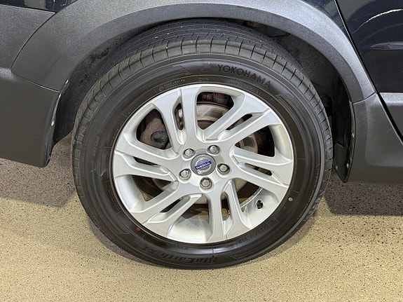 Volvo XC70 17 of 29