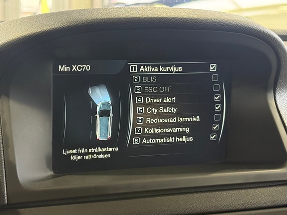 Volvo XC70 28 of 29