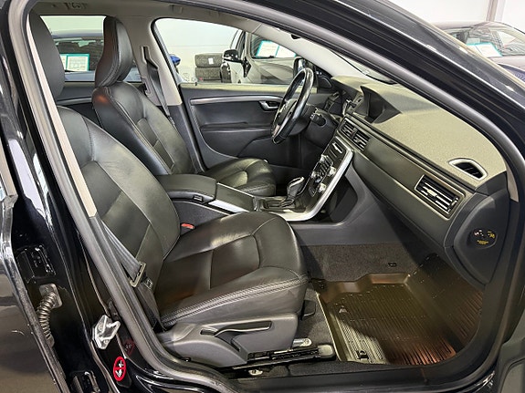 Volvo XC70 18 of 29