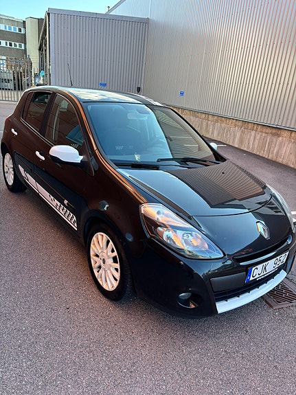 Renault Clio 2 of 9