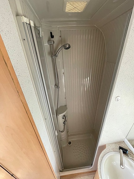 Bürstner A 531-2 AKTIV -560 lång- solcell-dubbelgolv-ny bes- 13 of 16