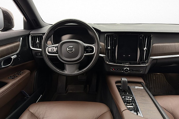 Volvo V90 Cross Country 10 of 30