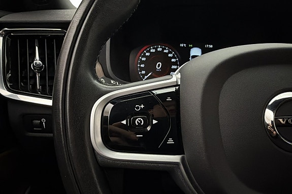 Volvo V90 Cross Country 12 of 30