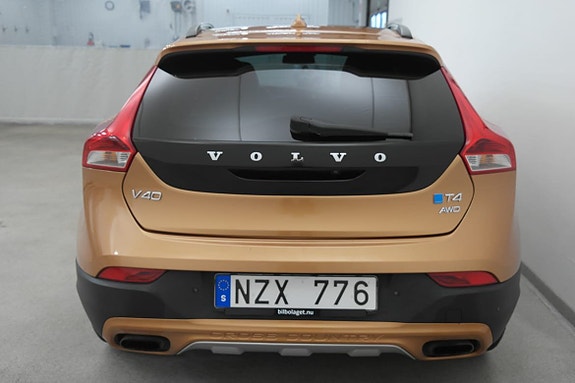 Volvo V40 Cross Country 8 of 19