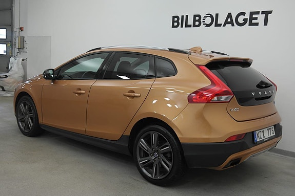 Volvo V40 Cross Country 6 of 19