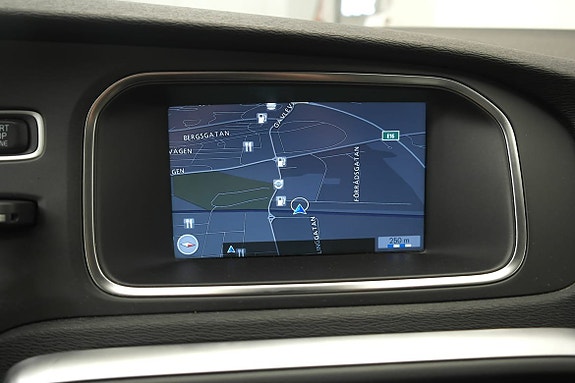 Volvo V40 Cross Country 12 of 19
