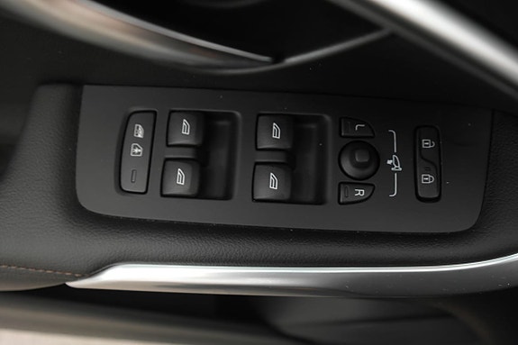 Volvo V40 Cross Country 15 of 19