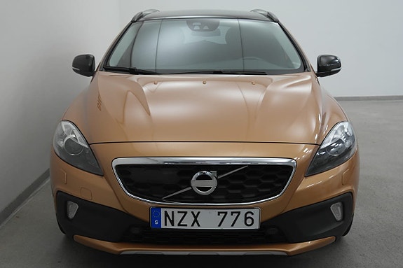 Volvo V40 Cross Country 7 of 19
