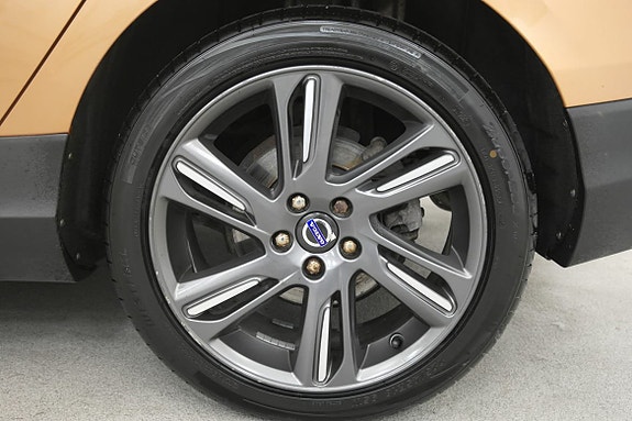 Volvo V40 Cross Country 19 of 19