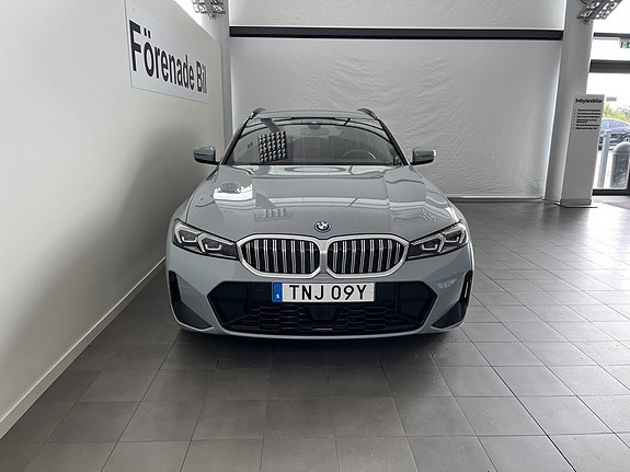 BMW 330e 2 of 15