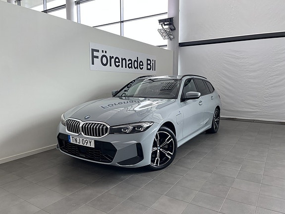 BMW 330e