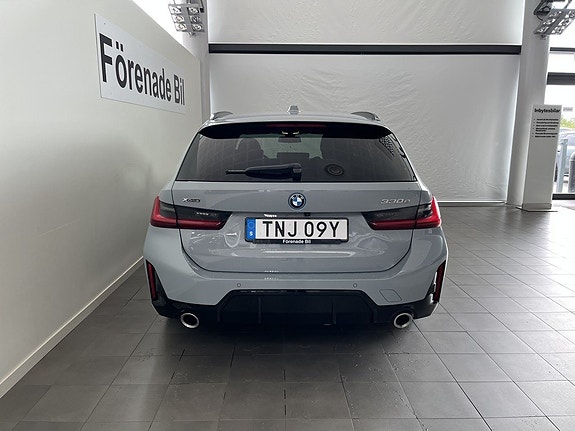 BMW 330e 12 of 15