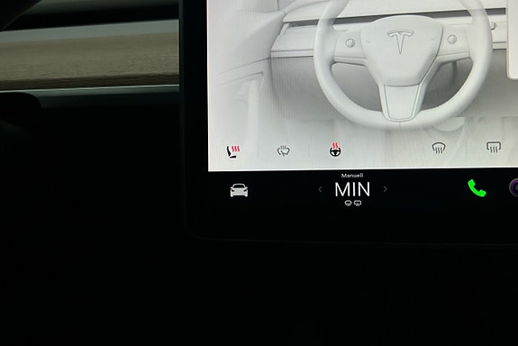 Tesla Model Y 22 of 26