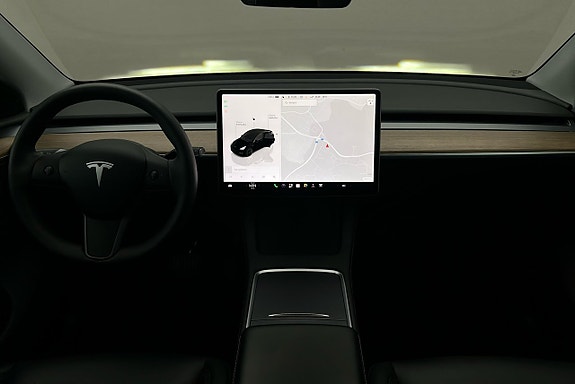 Tesla Model Y 6 of 26